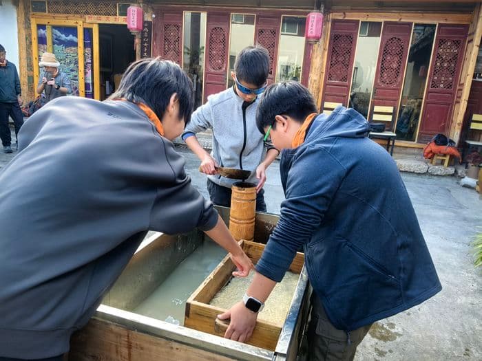 CTH Lijiang Dongba Stikerei