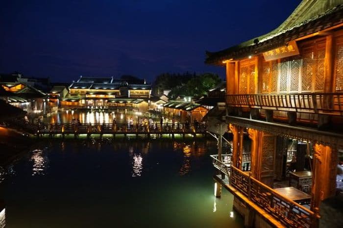 Chinas Glanzlichter: Wasserdorf Wuzhen