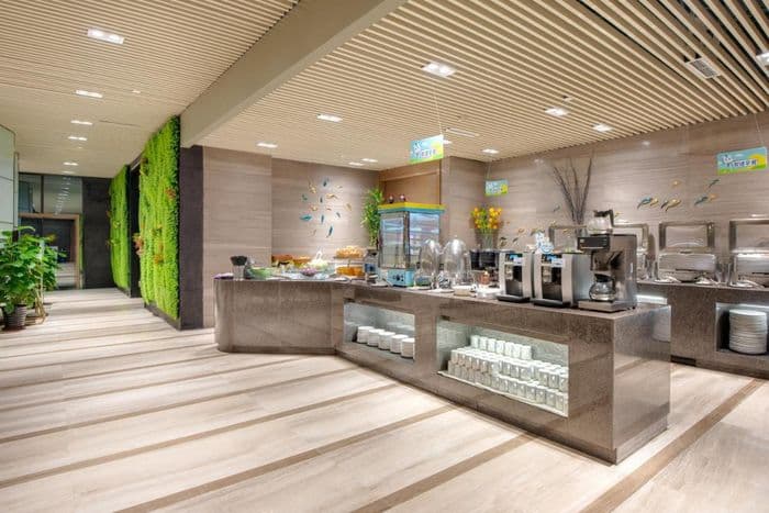 Holliday Inc express west gate buffet